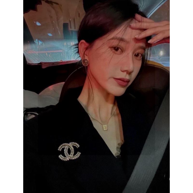 Ch*el brooches